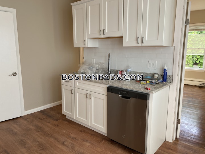 roxbury-apartment-for-rent-2-bedrooms-1-bath-boston-2570-4542294 