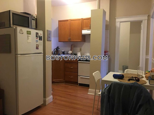 Boston - $3,000 /mo