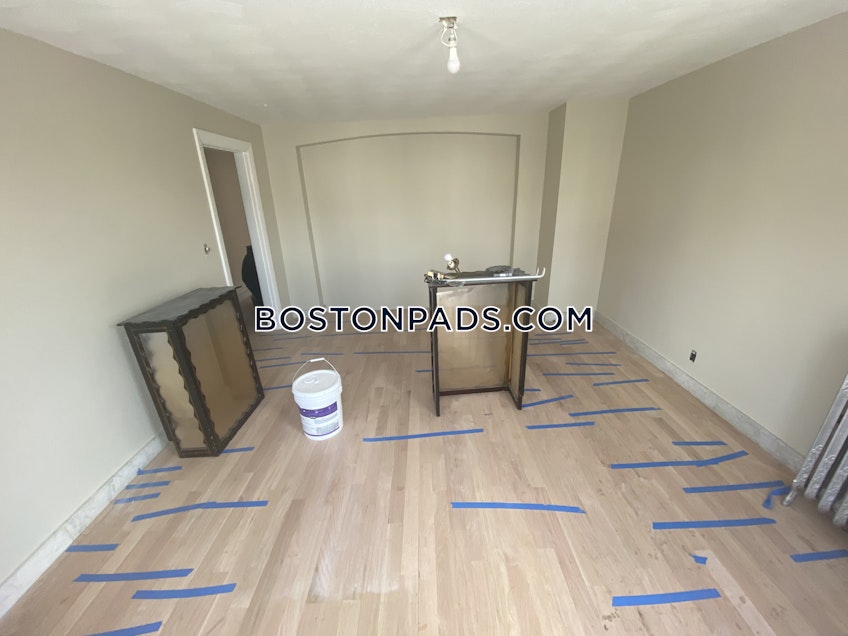 Boston - $2,700 /month