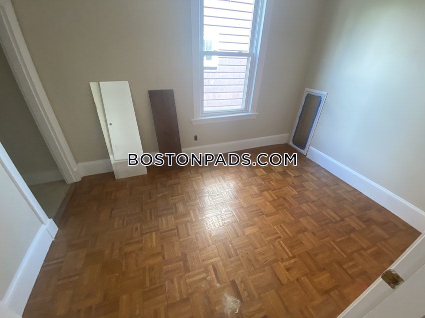 Boston - $2,700 /month