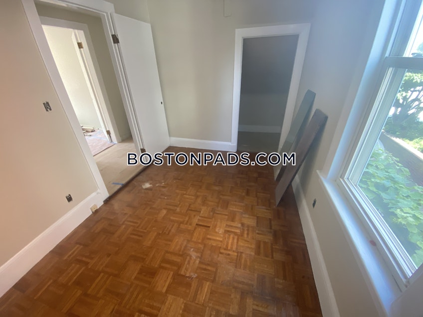 Boston - $2,700 /month