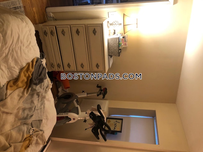 Boston - $2,200 /mo