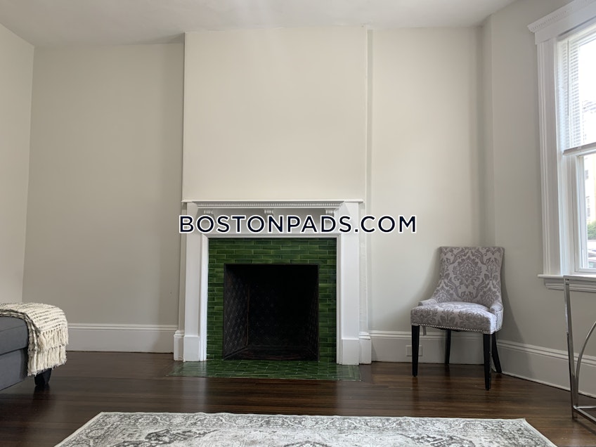 Boston - $3,995 /month