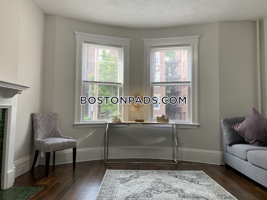 Boston - $3,995 /month