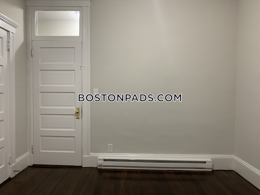 Boston - $3,995 /month