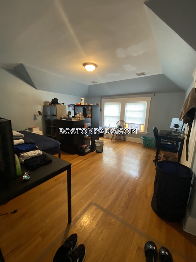 Newton - $6,600 /mo