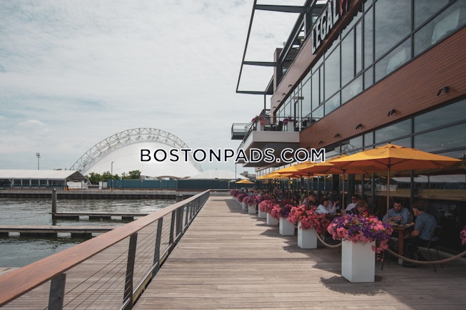 Boston - $8,420 /mo