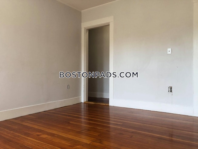 Boston - $2,700 /mo