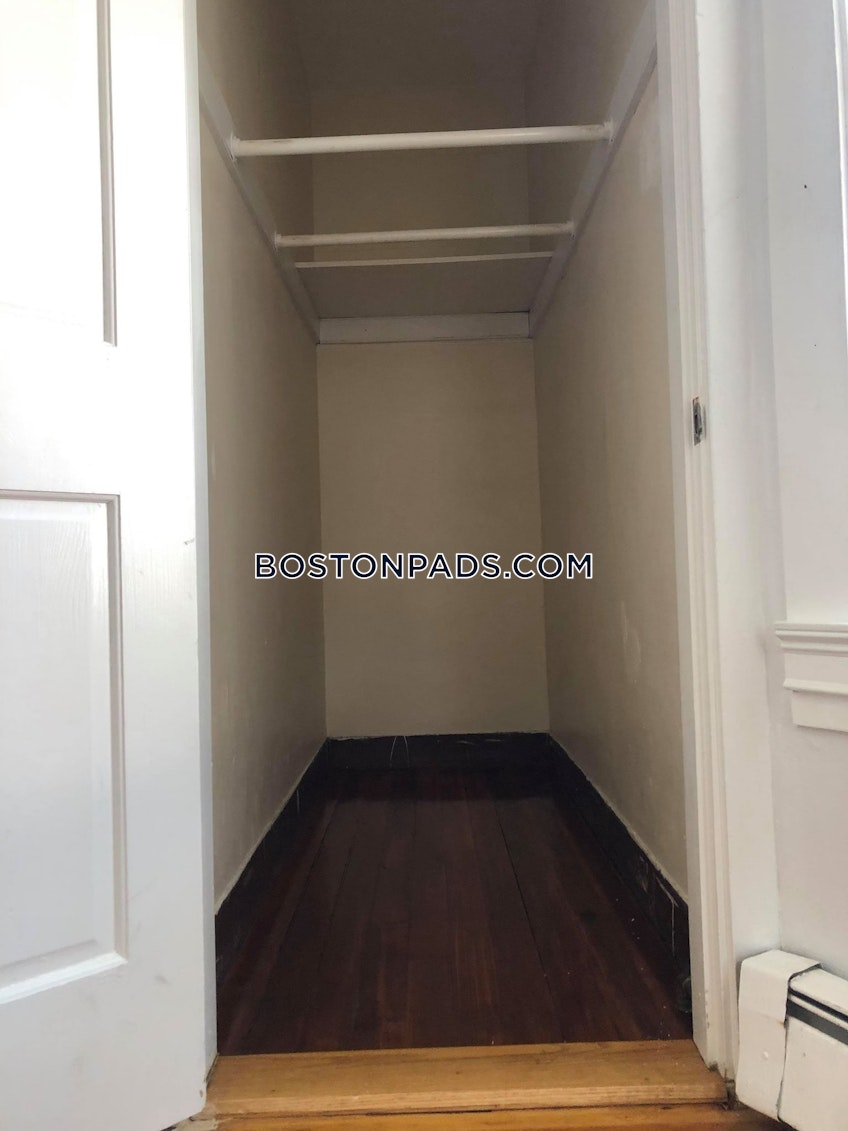 Boston - $2,700 /month