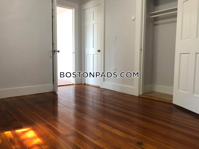 Boston - $2,700 /mo