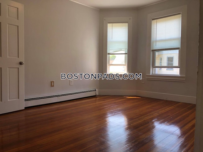 Boston - $2,700 /mo