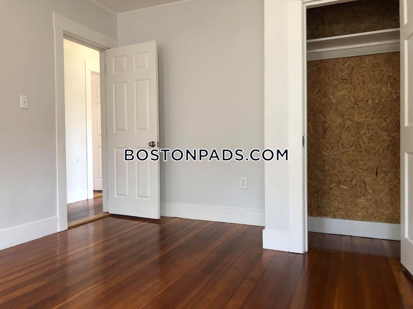 Boston - $2,700 /month