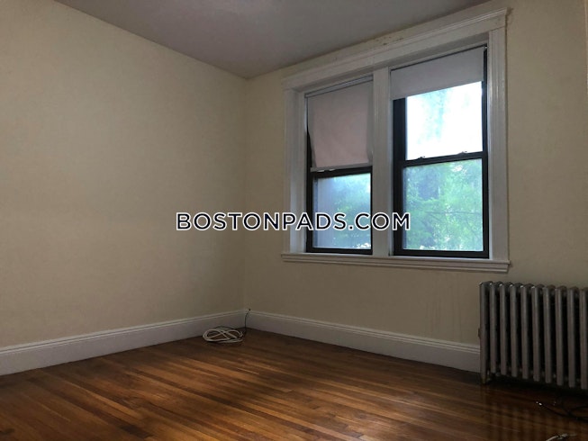 Boston - $2,700 /mo