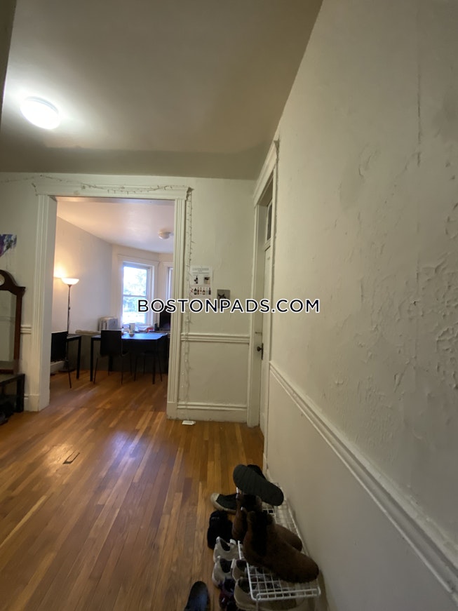 Boston - $2,725 /mo