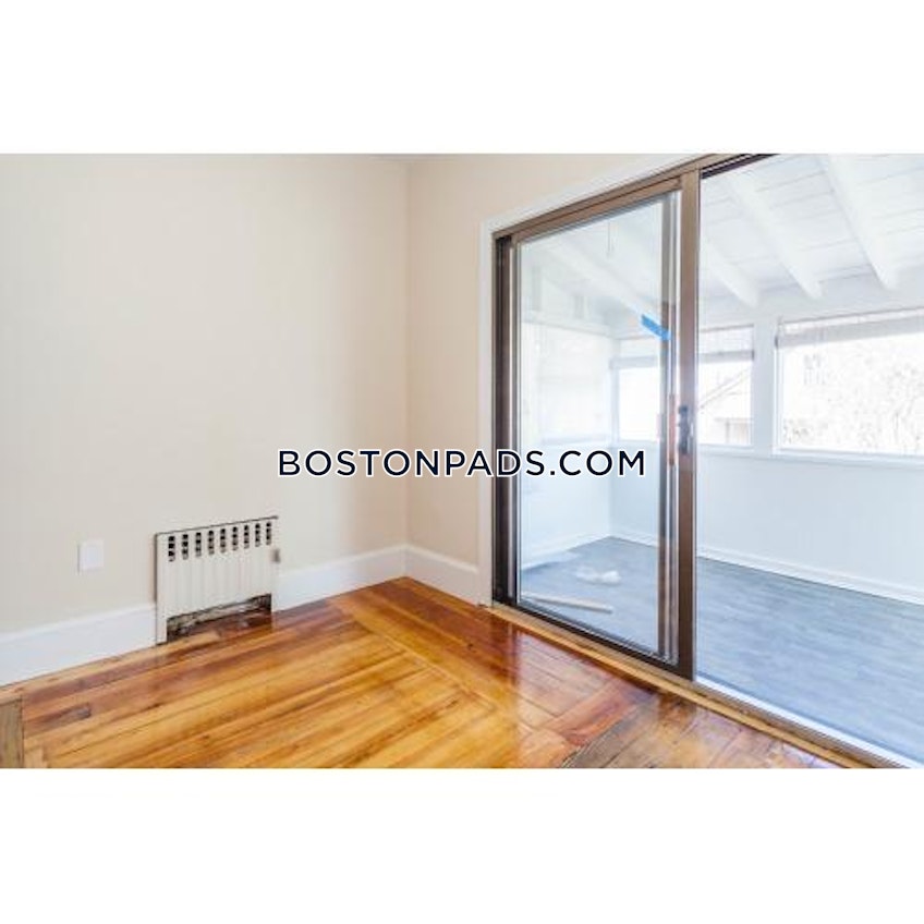 Boston - $3,600 /month