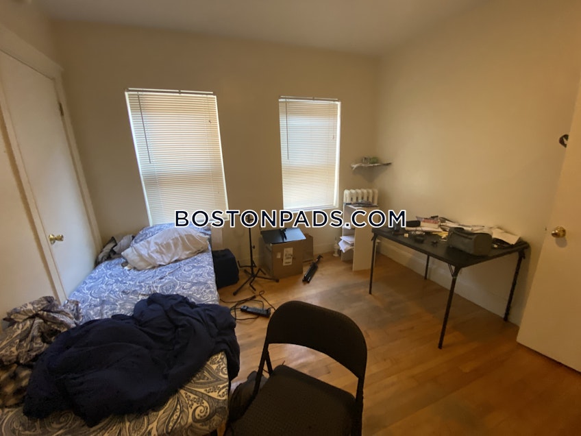 Boston - $2,600 /month