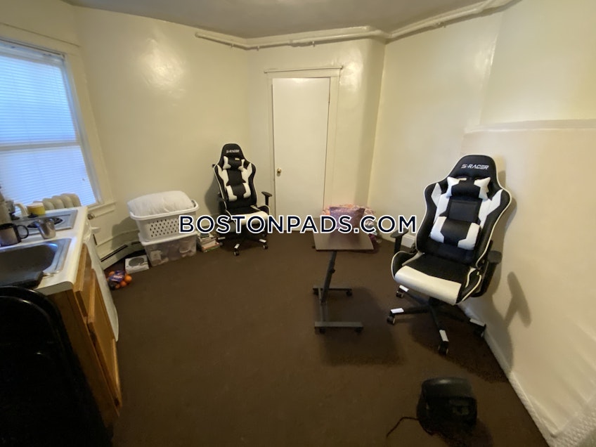 Boston - $1,700 /month