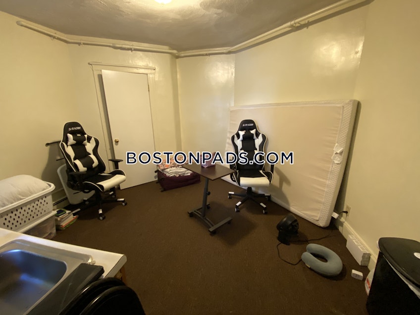 Boston - $1,595 /month