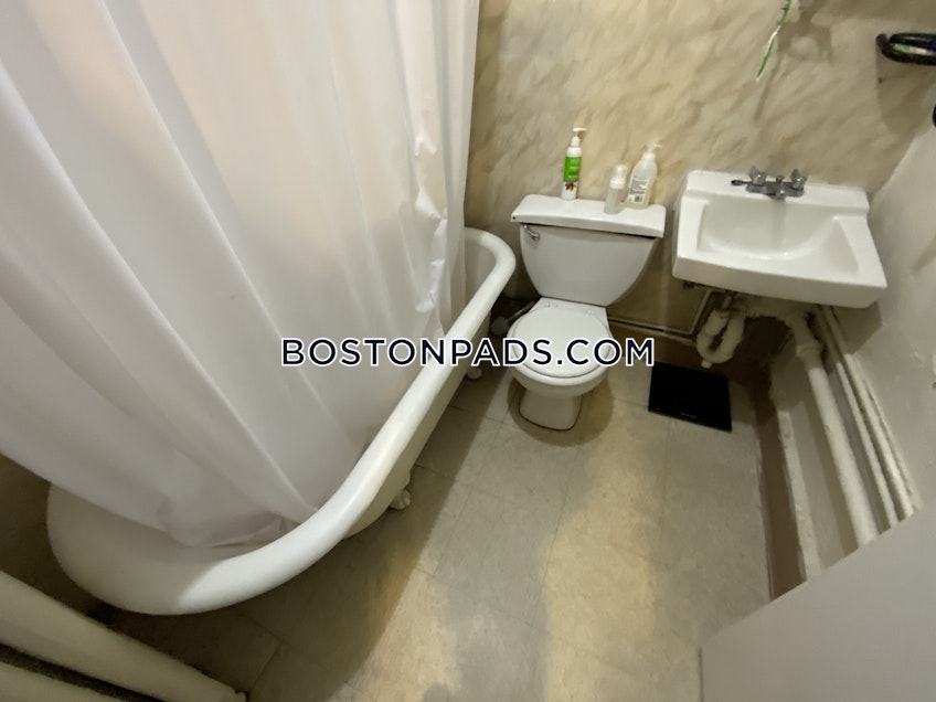 Boston - $1,595 /month