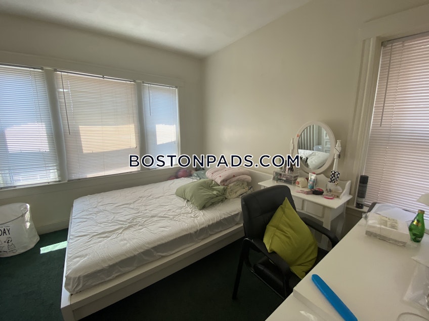 Boston - $2,400 /month