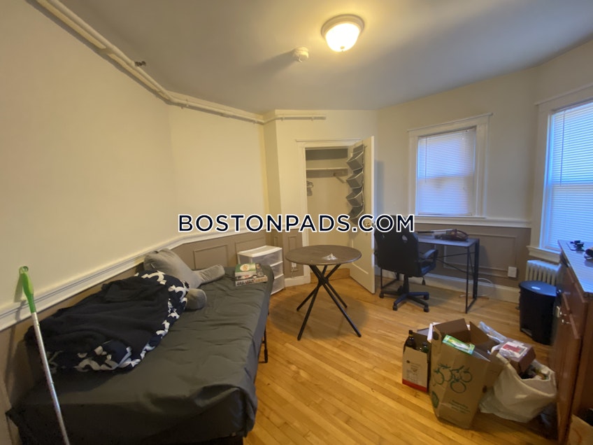 Boston - $1,900 /month