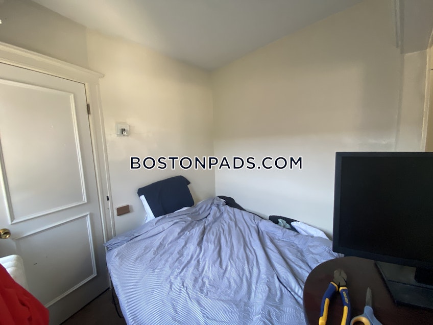 Boston - $1,700 /month