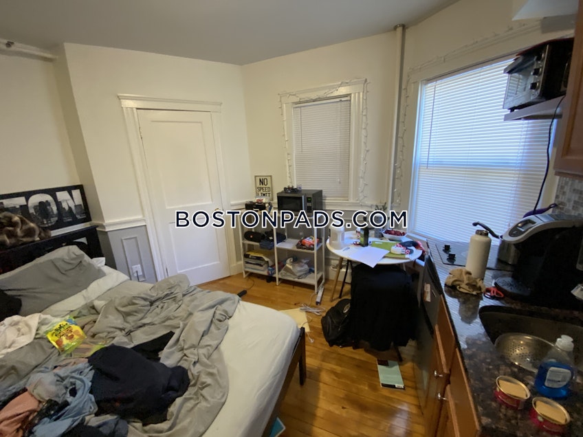 Boston - $1,600 /month