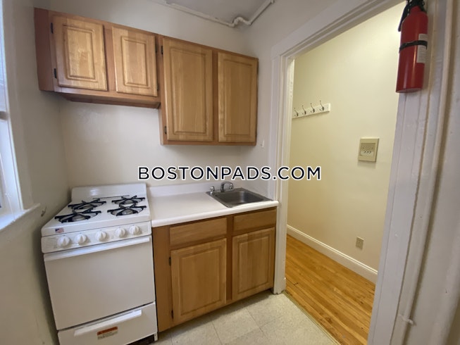 Boston - $2,500 /mo