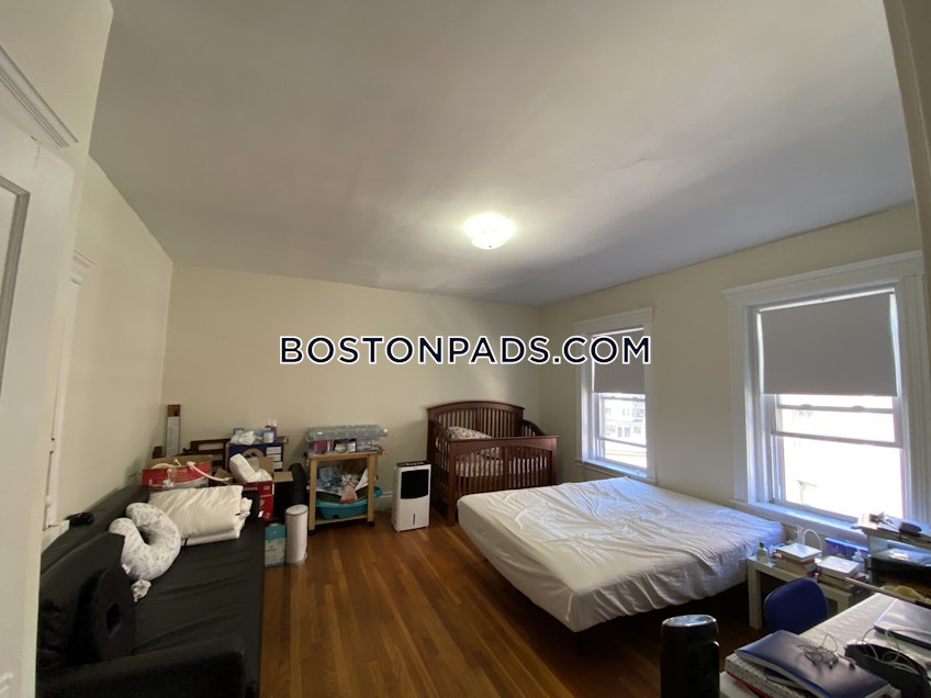 Boston - $2,095 /month