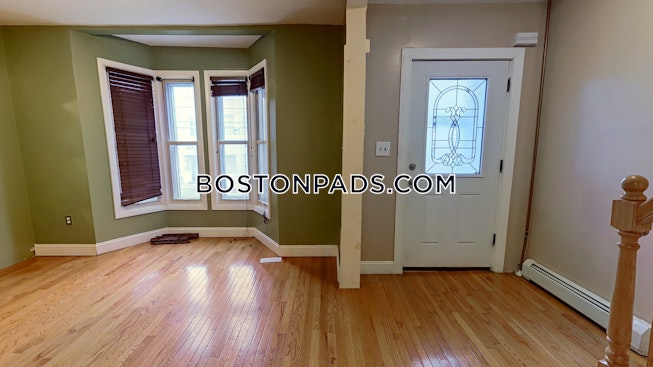 Boston - $2,495 /mo