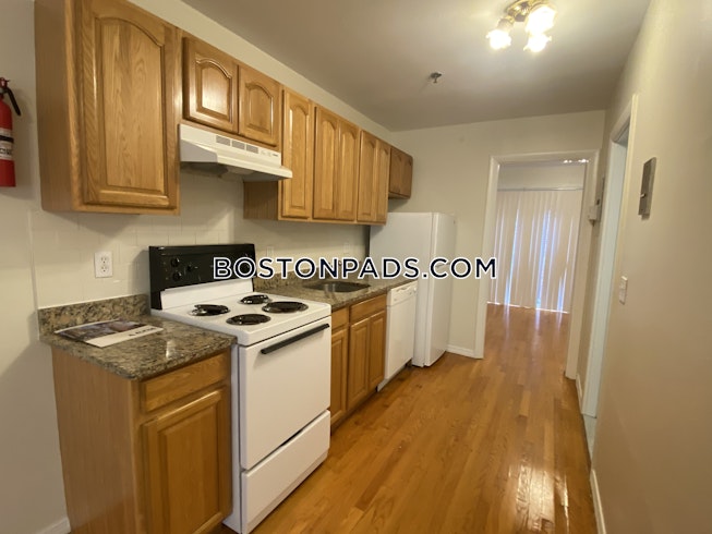 Boston - $2,300 /mo