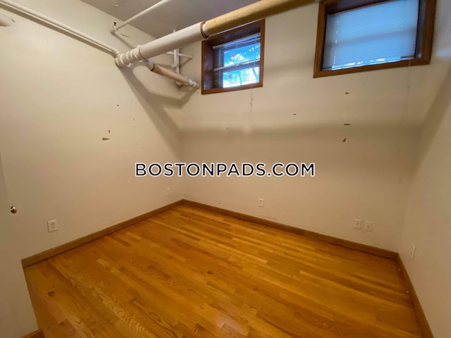 Boston - $4,850 /mo