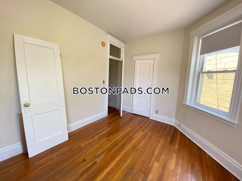 Boston - $2,575 /month