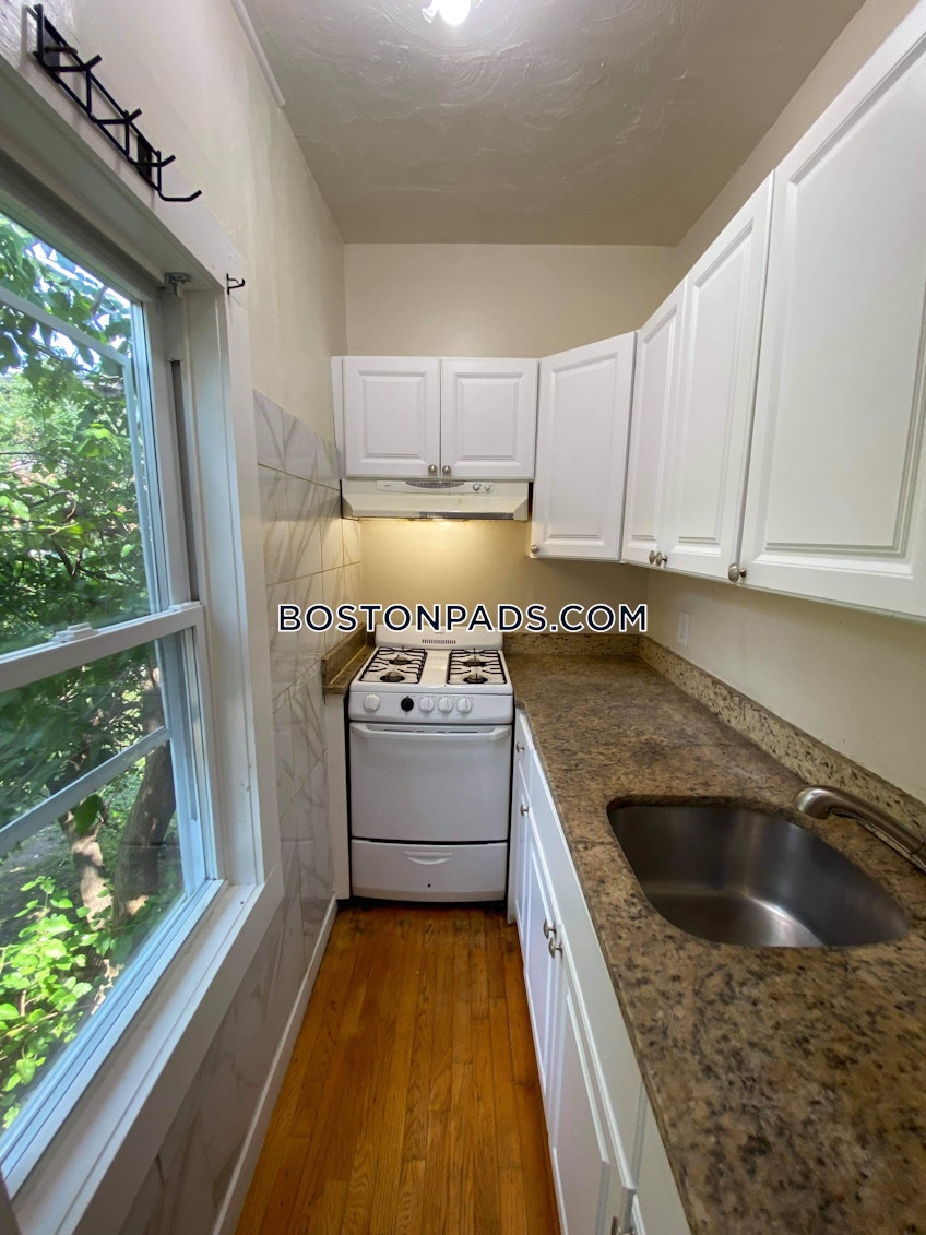 Boston - $2,300 /month