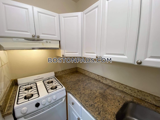 Boston - $2,300 /mo