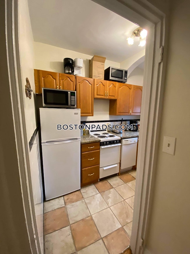 Brookline - $2,300 /mo