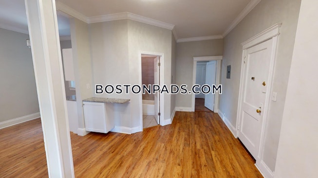 Boston - $5,100 /mo