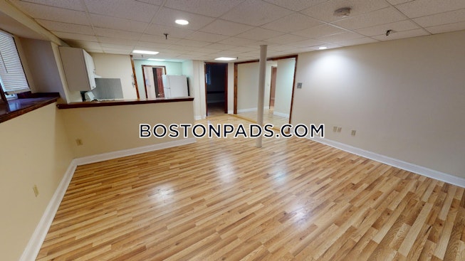 Boston - $4,600 /mo