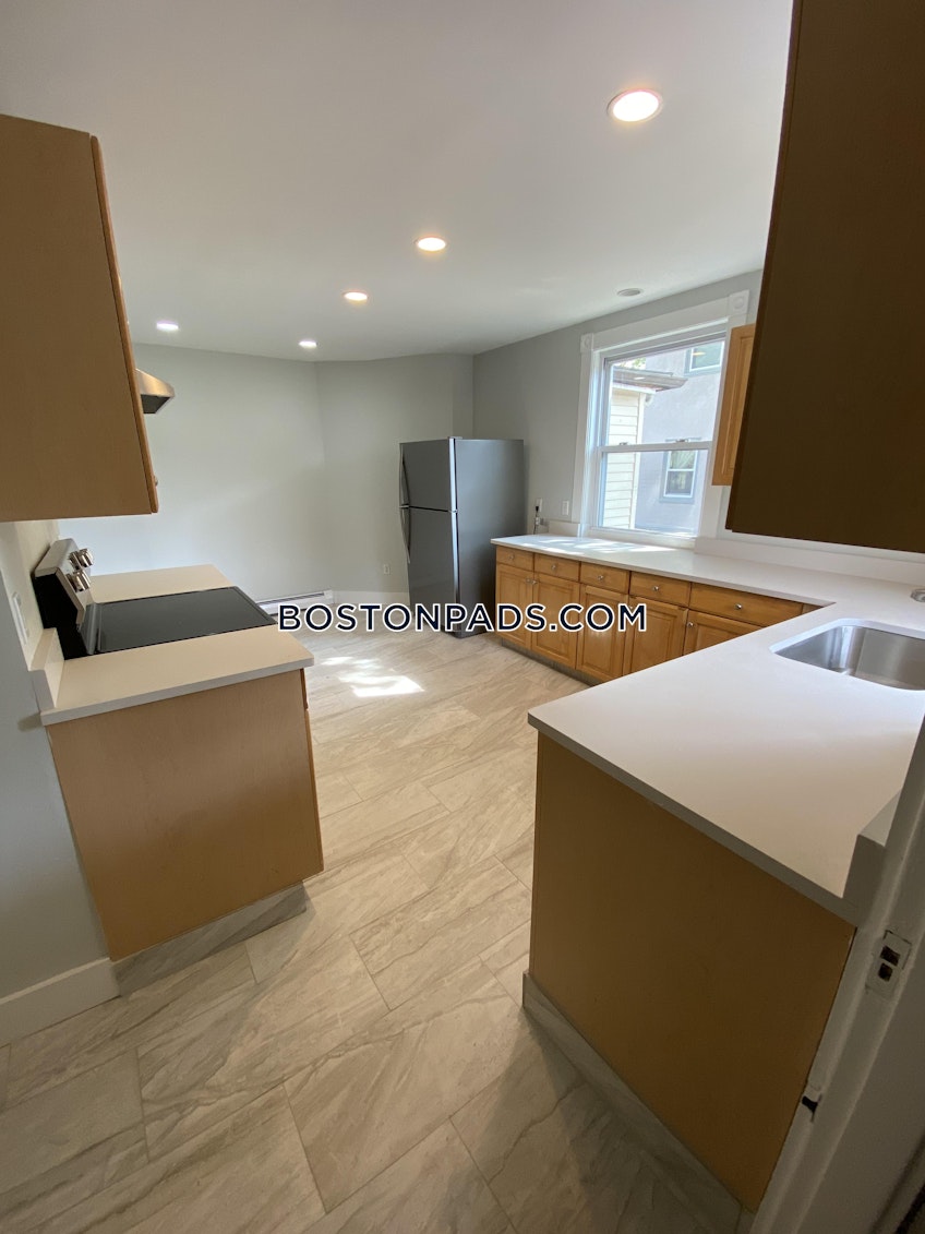 Boston - $3,900 /month