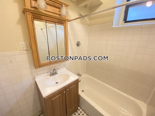 Boston - $2,950 /mo