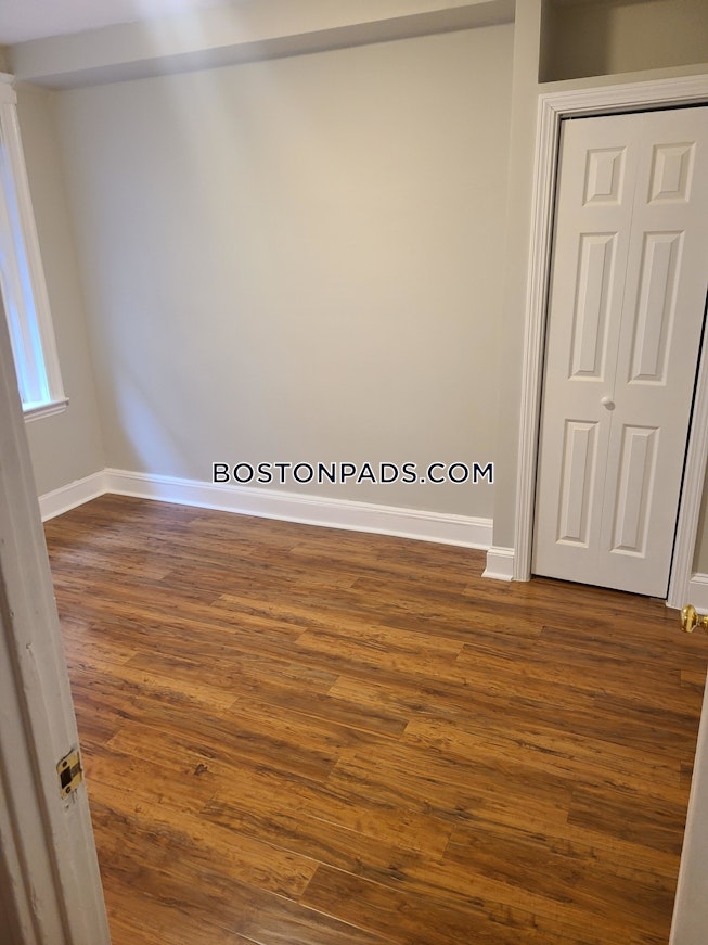 Boston - $2,950 /mo