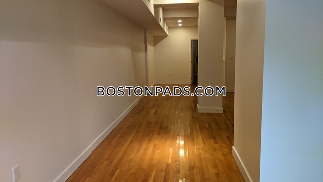 Boston - $2,300 /mo