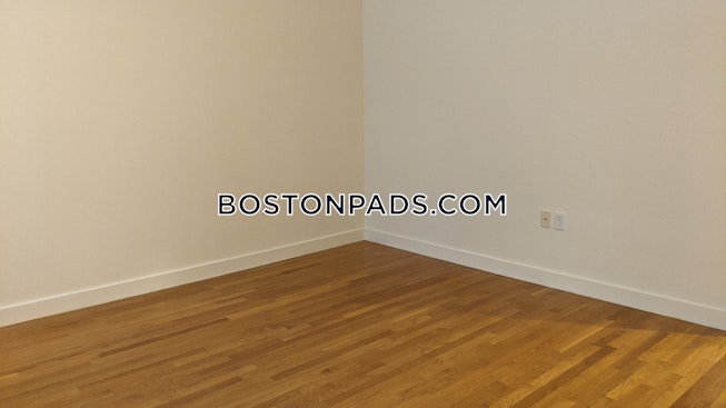 Boston - $2,300 /mo