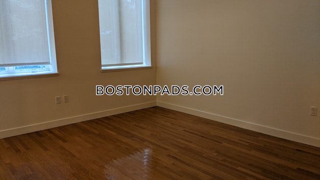 Boston - $2,300 /mo