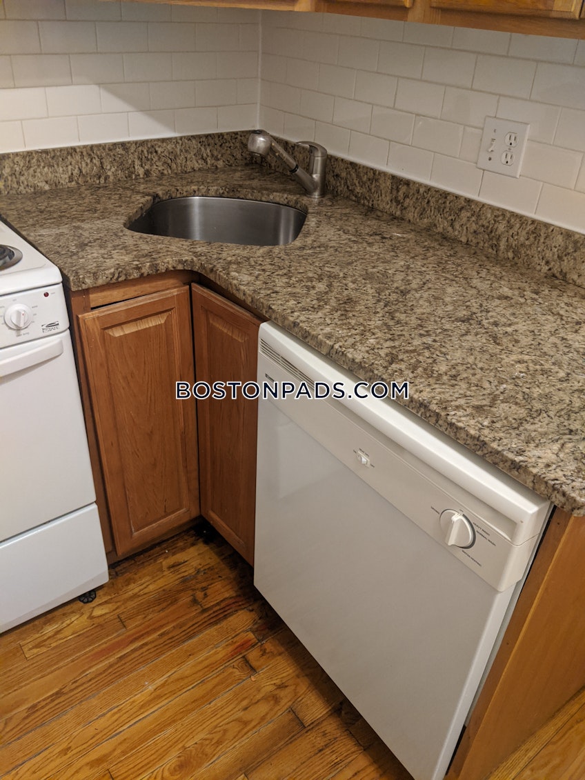 Boston - $2,950 /month