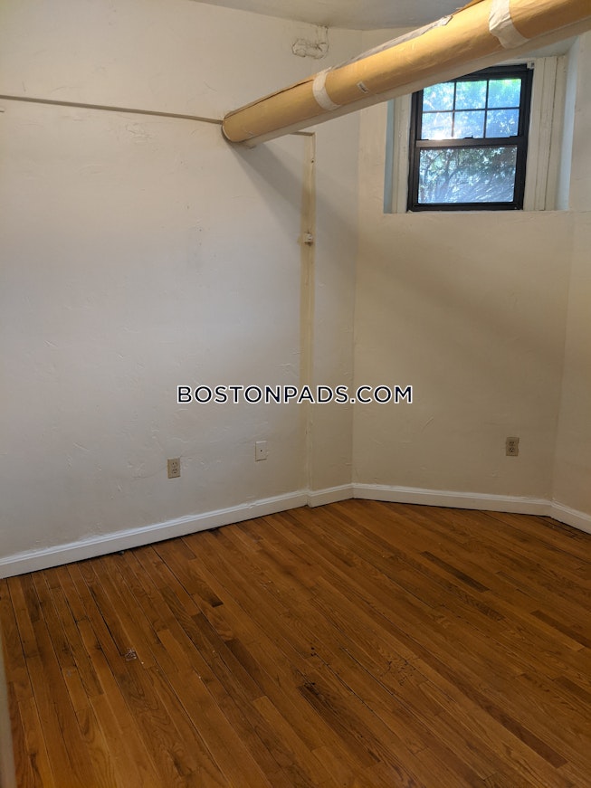 Boston - $2,950 /mo