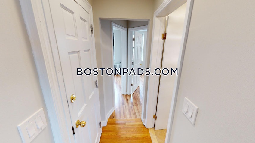 Boston - $4,095 /month
