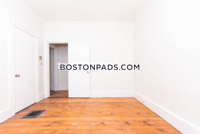 Boston - $2,250 /month