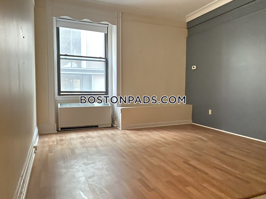 Boston - $2,525 /month