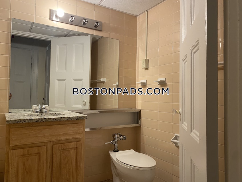 Boston - $2,525 /month